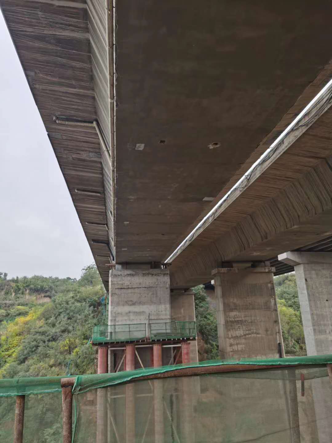 雨花台桥梁加固前制定可行设计方案图并用对施工方法